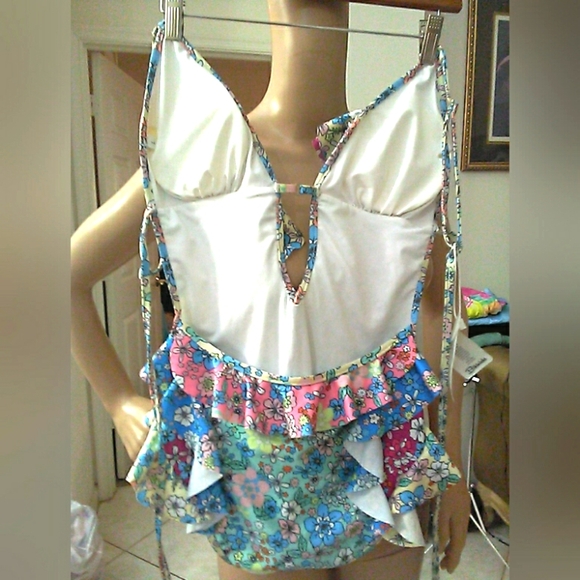 BNWT BIKINISHE Blue & Pink Ruffled BATHING SUIT W/ PADS FULL BACK FLORAL SZ. LG - Picture 6 of 9